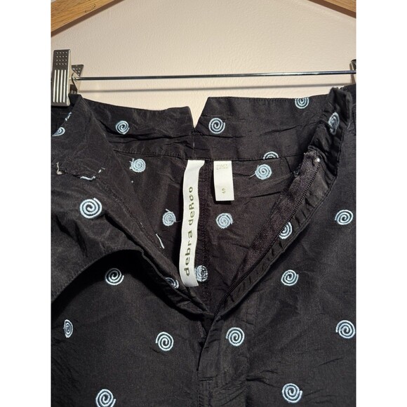 Debra Deroo Size Small Capri Pants Black With Blue Embroidered Swirls Silk - Picture 2 of 6